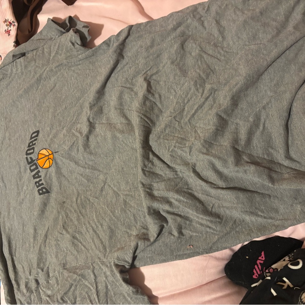 Gray Bradford T-Shirt with Basketball Logo